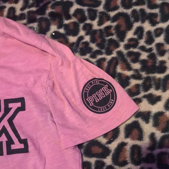 2000’s style Pink tee - Picture 3 of 3